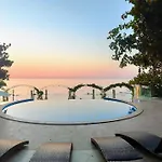 La Sea View & Beachfront Appartamento Varna