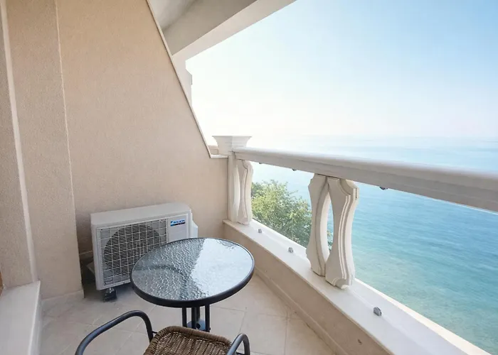 Апартамент La Sea View & Beachfront *