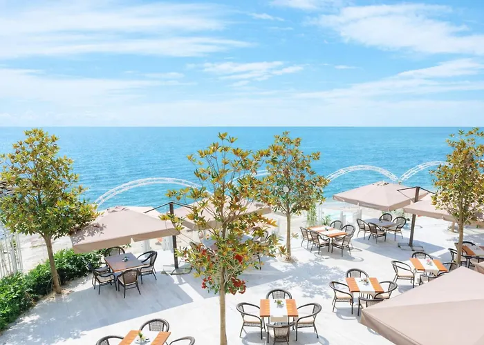 Апартамент La Sea View & Beachfront *