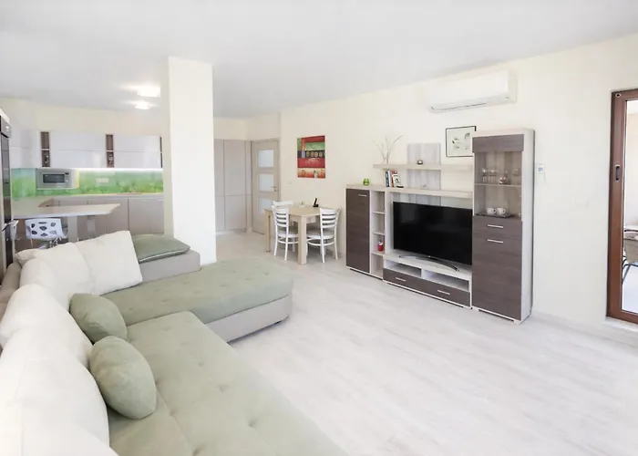 Апартамент La Sea View & Beachfront *