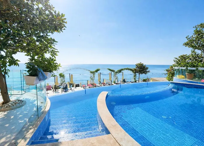 La Sea View & Beachfront Апартамент