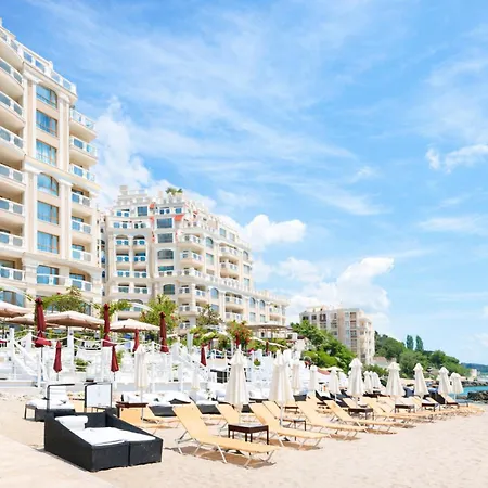 Апартаменты La Sea View & Beachfront
