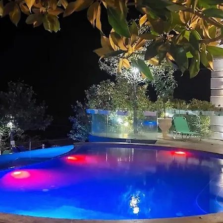 Апартаменты La Sea View & Beachfront