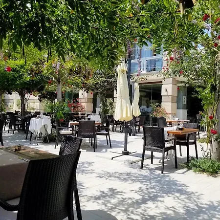 La Sea View & Beachfront